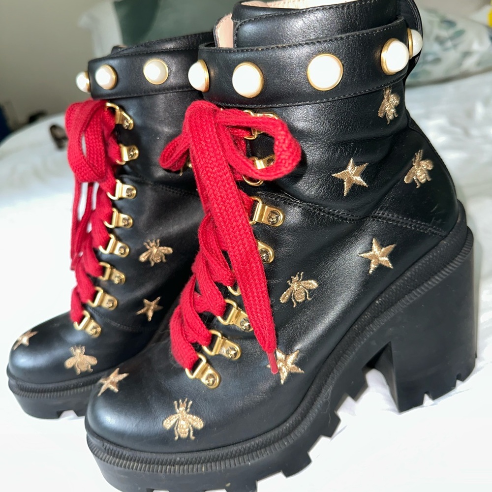 Authentic Gucci bumblebee embroidered combat boots